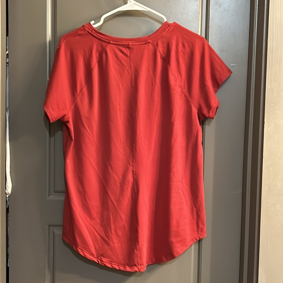 Red/orange all in motion tee - Picture 2 of 3